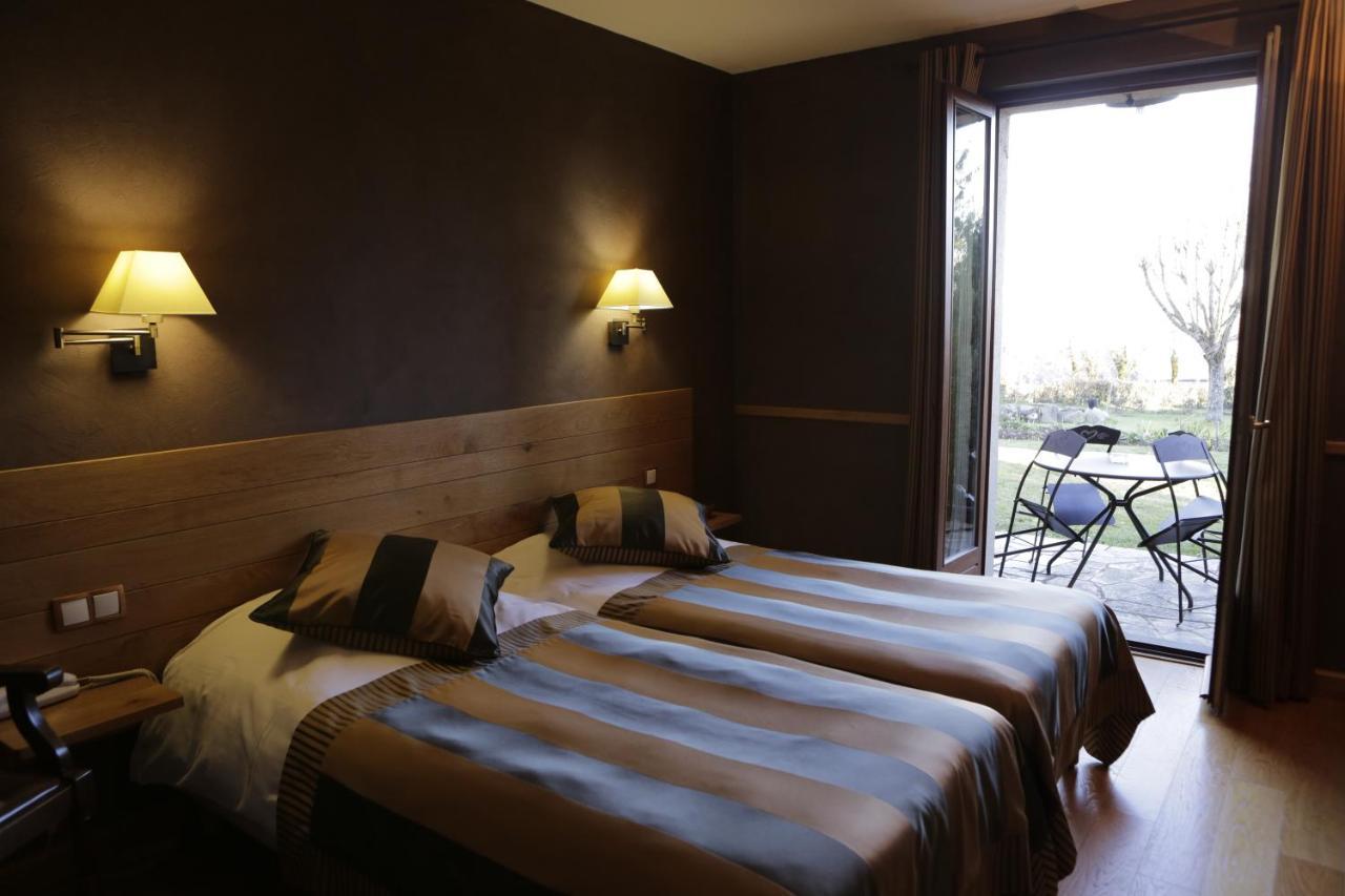 Logis Auberge Du Barrez Mur-de-Barrez Экстерьер фото