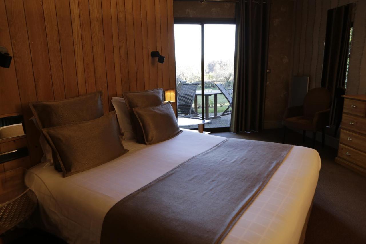 Logis Auberge Du Barrez Mur-de-Barrez Экстерьер фото